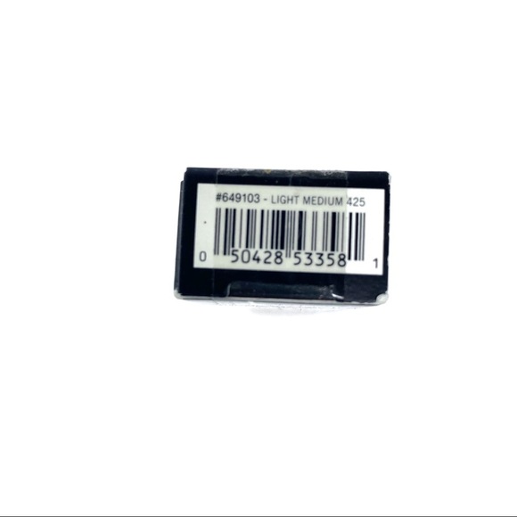 Salma Hayek Luminous Concealer: Light Medium #425 - Picture 4 of 5